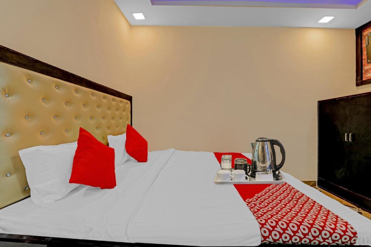 Hotel O Clarke