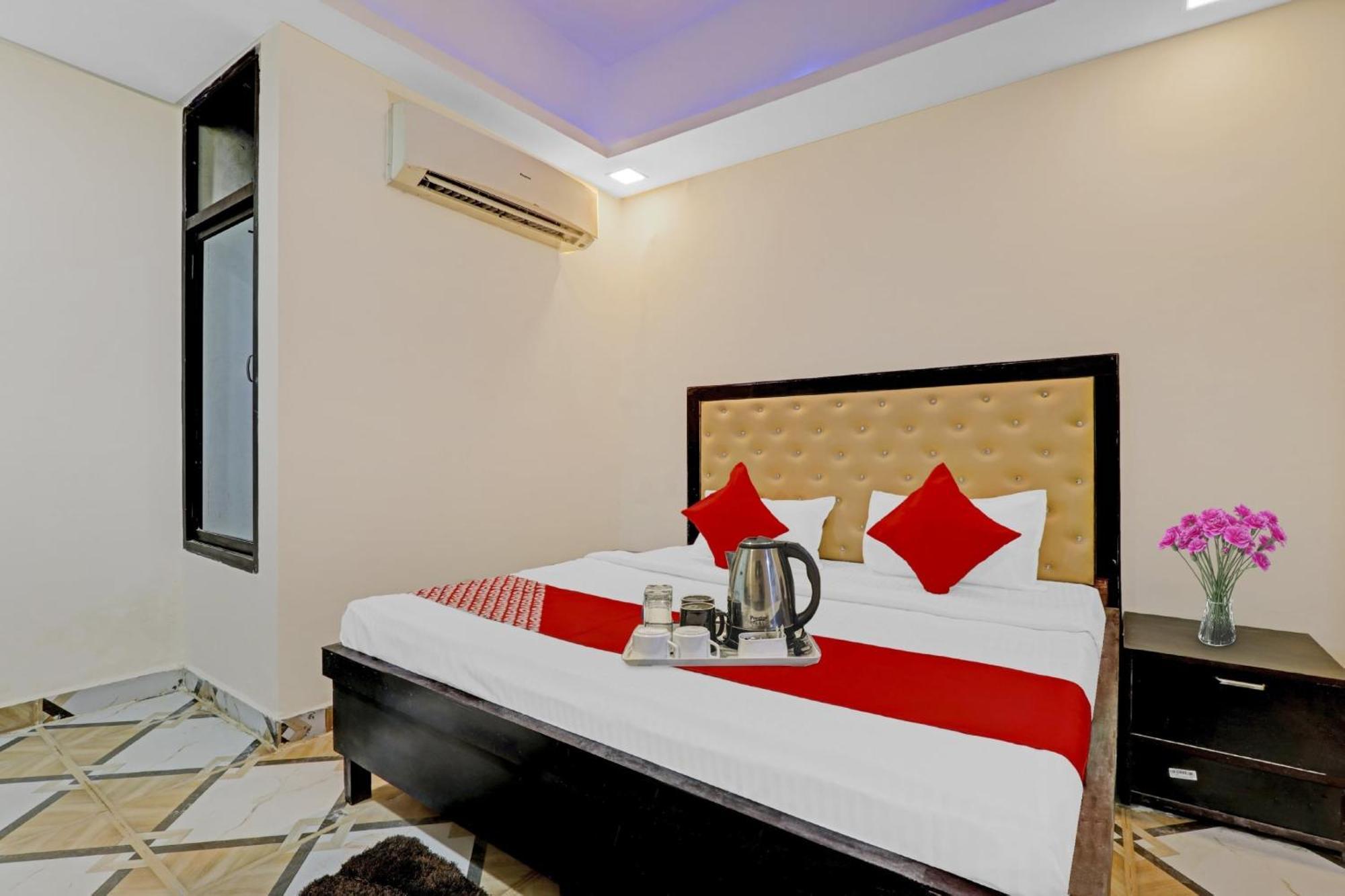Hotel O Clarke Lucknow