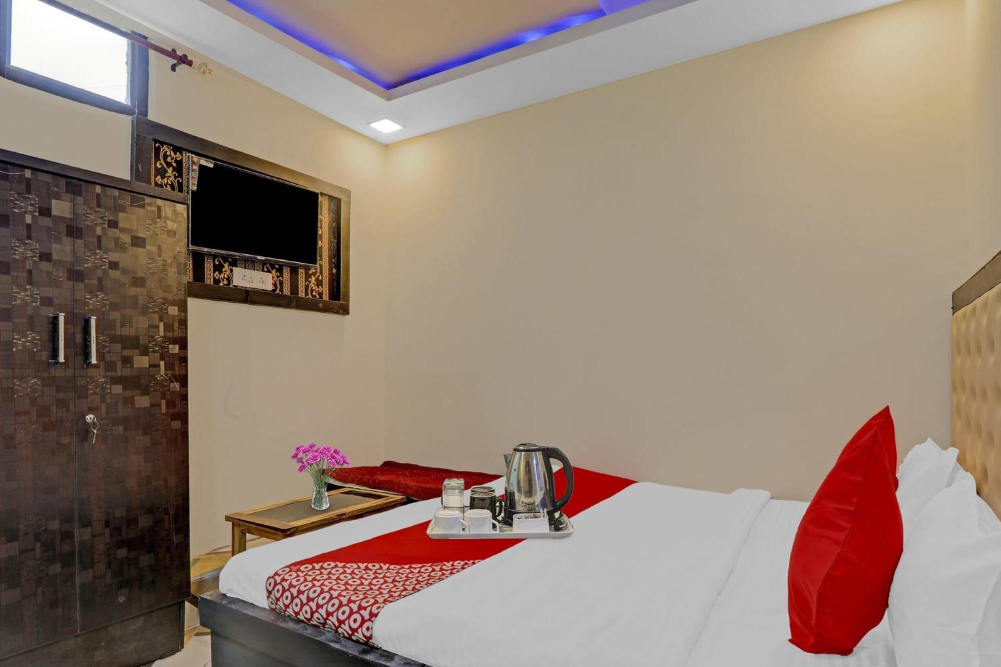Hotel O Clarke Lucknow