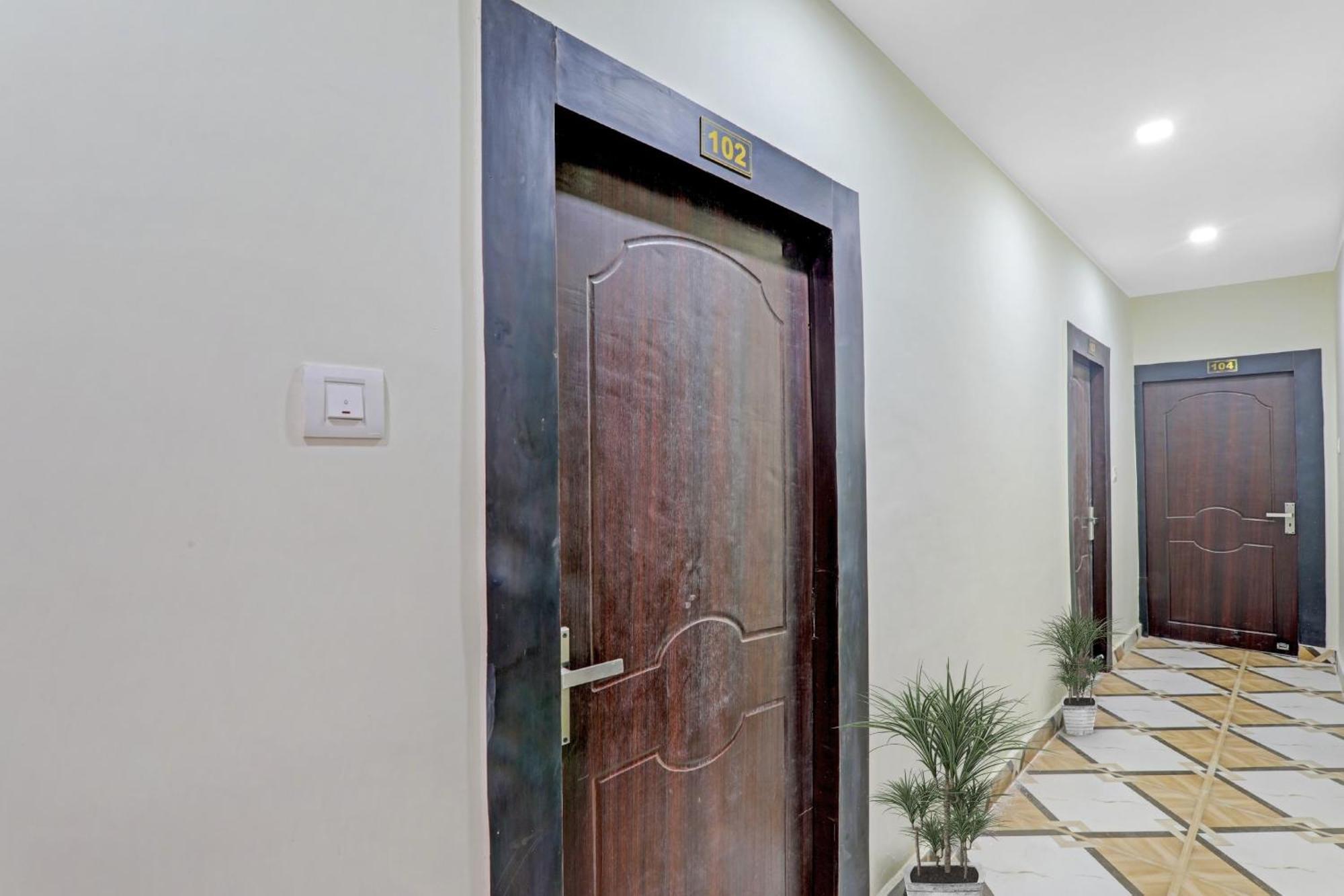 Hotel O Clarke Lucknow